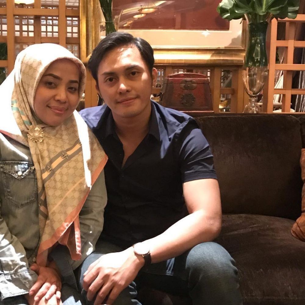 Berstatus Janda, Kisah Asmara 7 Artis Ini Bikin Heboh 